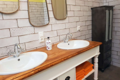 im Badezimmer der Ferienwohnung in Naumburg in der Marienstraße 39
