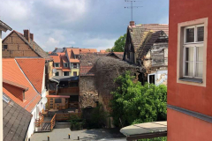 PKW-Stellplatz der Ferienwohnung in Naumburg in der Marienstraße 39